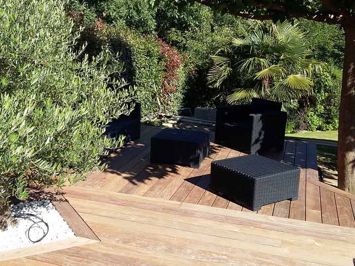 Terrasse en bois exotique au Cumarru